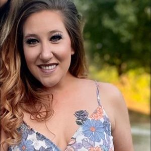 Meet your Posher, Lacey